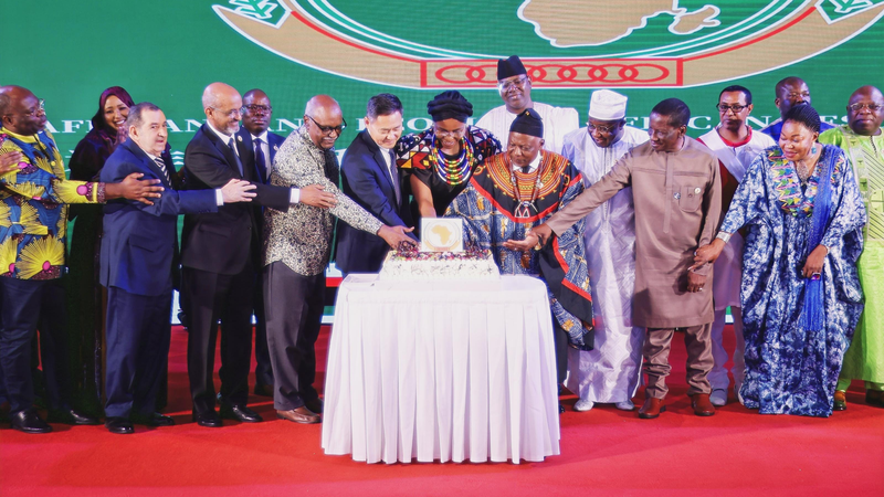 Journée de l’Afrique à Pékin : Célébrer des liens plus forts entre la Chine et l’Afrique Journée de l'Afrique à Pékin : Célébrer des liens plus forts entre la Chine et l'Afrique