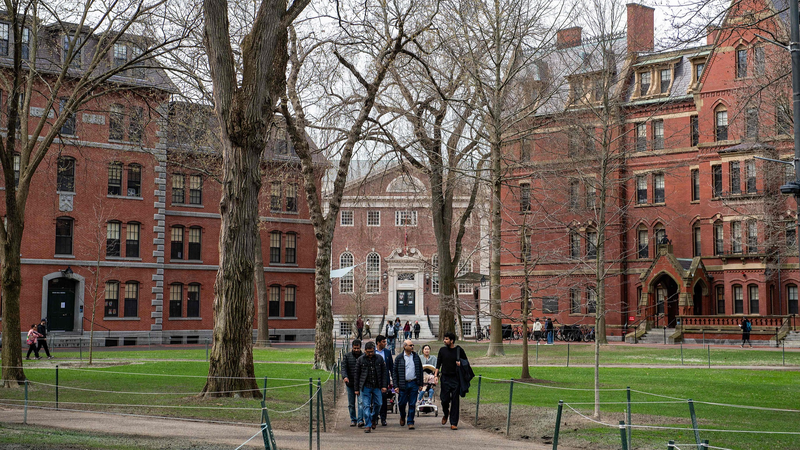 Trump interdit à Harvard d’inscrire de nouveaux étudiants internationaux Trump interdit à Harvard d’inscrire de nouveaux étudiants internationaux