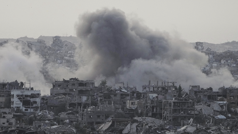 Des frappes aériennes israéliennes tuent 58 Palestiniens pendant la nuit à Gaza Des frappes aériennes israéliennes tuent 58 Palestiniens pendant la nuit à Gaza