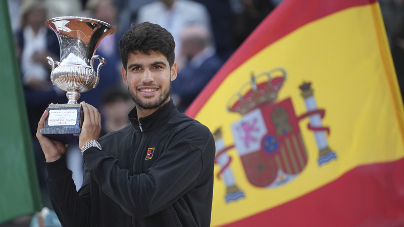 Alcaraz domine Sinner, remporte l’Open d’Italie et envoie un avertissement pour Roland-Garros Alcaraz_domine_Sinner__remporte_l_Open_d_Italie_et_envoie_un_avertissement_pour_Roland_Garros