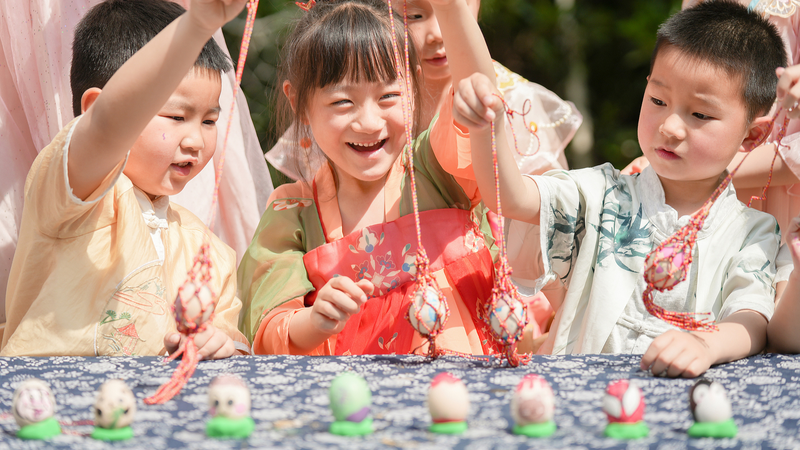 La Chine Continentale Accueille l’Été avec les Traditions de Lixia La Chine Continentale Accueille l'Été avec les Traditions de Lixia