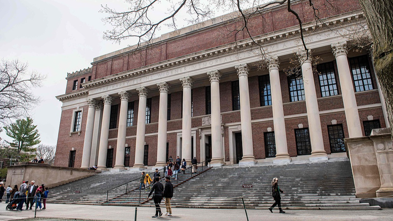 La Chine condamne l’interdiction américaine concernant les inscriptions des étudiants internationaux à Harvard La Chine condamne l'interdiction américaine concernant les inscriptions des étudiants internationaux à Harvard