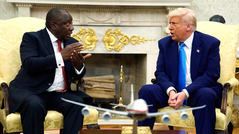 Trump accuse l’Afrique du Sud de ‘génocide blanc’ lors d’une confrontation au Bureau ovale Trump accuse l'Afrique du Sud de 'génocide blanc' lors d'une confrontation au Bureau ovale video poster