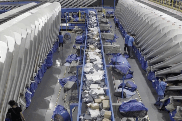 Guiyu dans la Chine continentale : d’un point chaud de déchets électroniques à un centre national de recyclage Guiyu dans la Chine continentale : d'un point chaud de déchets électroniques à un centre national de recyclage video poster