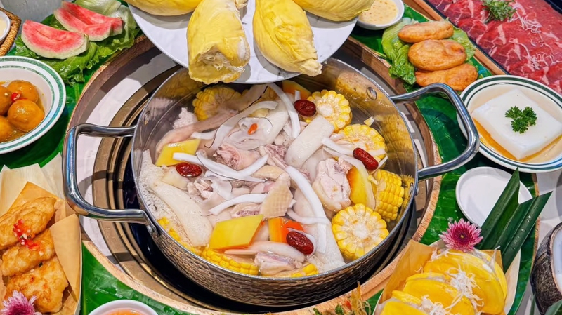 Poulet à la noix de coco : fusion tropicale de l’île de Hainan Poulet à la noix de coco : fusion tropicale de l'île de Hainan