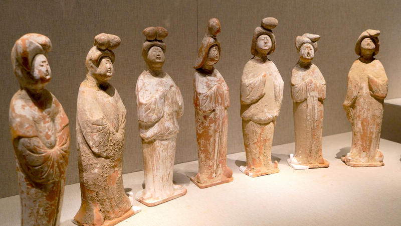 Figurines en poterie de la dynastie Tang : gardiens d’un héritage ancien Figurines en poterie de la dynastie Tang : gardiens d'un héritage ancien