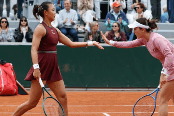 Yuan & Sun avancent au deuxième tour lors du double féminin à Roland-Garros Yuan & Sun avancent au deuxième tour lors du double féminin à Roland-Garros