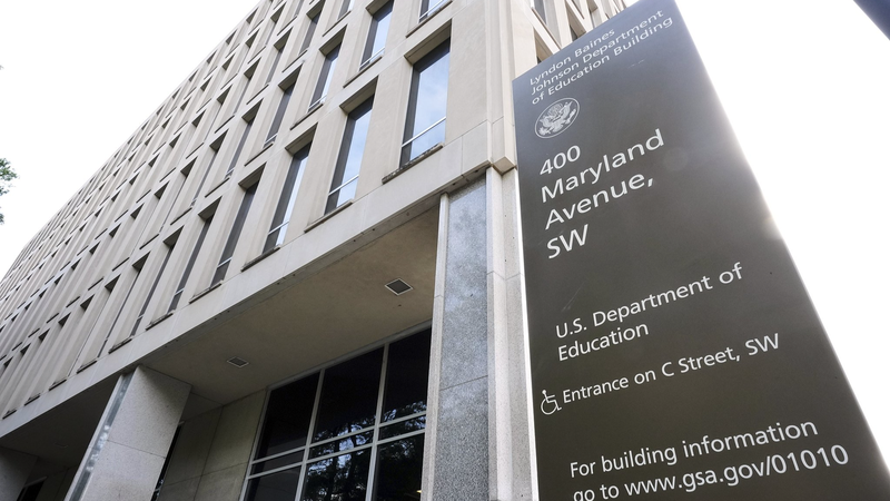 Les États-Unis reprennent le recouvrement des prêts étudiants après la pause COVID Les États-Unis reprennent le recouvrement des prêts étudiants après la pause COVID