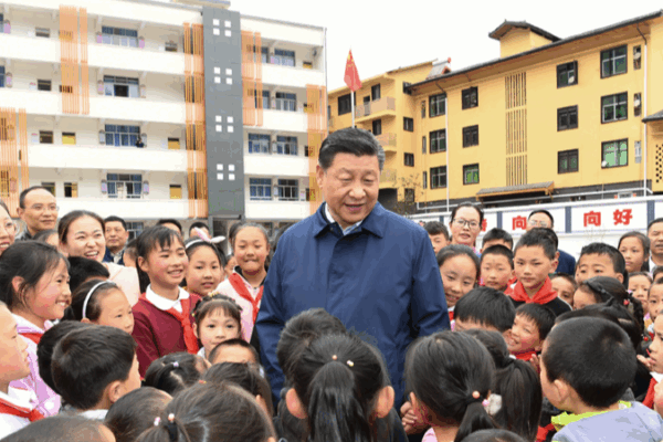 Xi Jinping célèbre la Journée des enfants avec la jeunesse de la Chine Xi Jinping célèbre la Journée des enfants avec la jeunesse de la Chine
