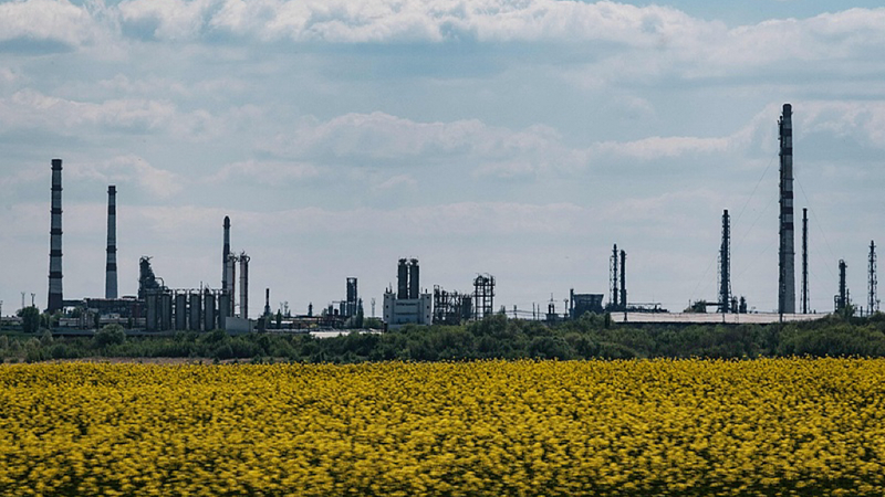 Les États-Unis et l’Ukraine concluent un accord sur les minéraux rares malgré l’absence de garantie de sécurité Les États-Unis et l'Ukraine concluent un accord sur les minéraux rares malgré l'absence de garantie de sécurité video poster