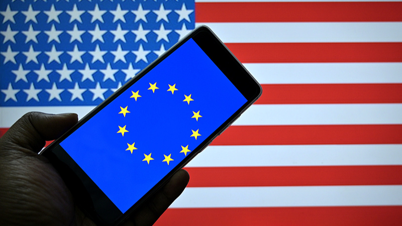 L'UE vise à conclure un accord commercial avec les États-Unis malgré les rebondissements tarifaires