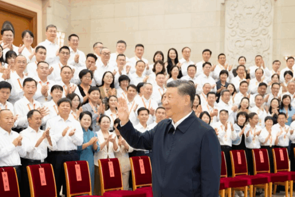 Xi Jinping publiera un article sur la Chine en tant que puissance éducative Xi Jinping publiera un article sur la Chine en tant que puissance éducative