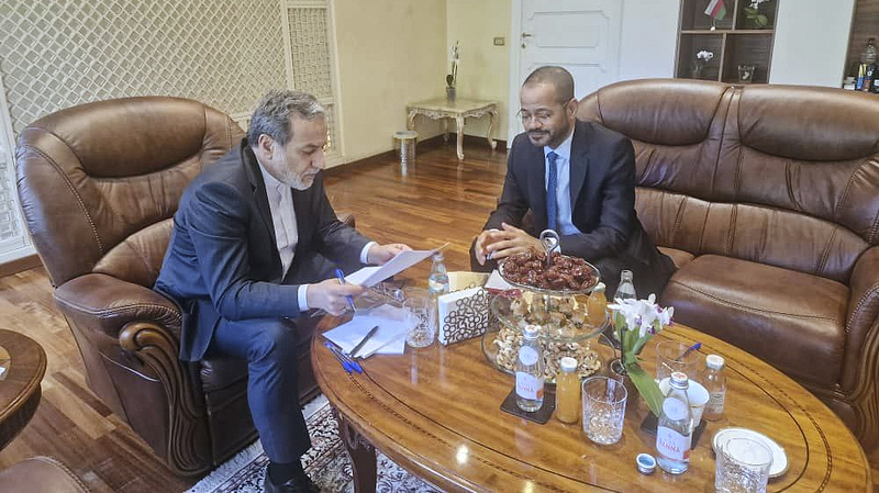 L’Iran qualifie le 5e cycle de pourparlers avec les États-Unis de ‘plus professionnel’ à ce jour L'Iran qualifie le 5e cycle de pourparlers avec les États-Unis de 'plus professionnel' à ce jour