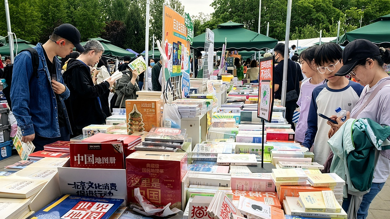 Xi défend la culture et l'éthique pour le renouveau national de la Chine