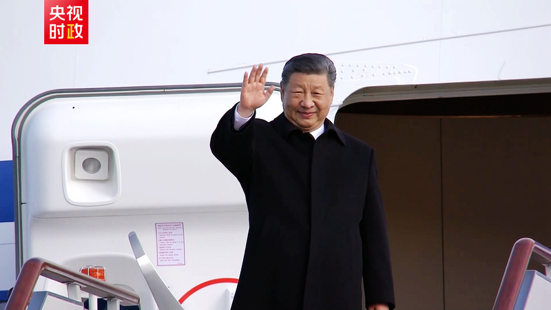 Adieu de Xi Jinping à Moscou : Cérémonie et acclamations marquent la visite d’État Adieu de Xi Jinping à Moscou : Cérémonie et acclamations marquent la visite d'État video poster