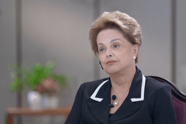 Rousseff loue le soutien de Xi à la Nouvelle Banque de Développement Rousseff loue le soutien de Xi à la Nouvelle Banque de Développement video poster