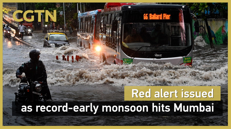 Record précoce de mousson inonde Mumbai, ville en alerte rouge Record précoce de mousson inonde Mumbai, ville en alerte rouge video poster