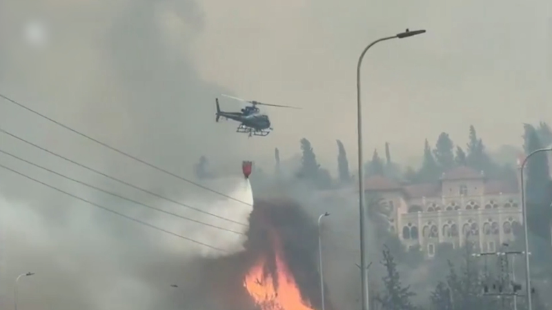 Israël déclare l’urgence face à des incendies record Israël déclare l'urgence face à des incendies record video poster