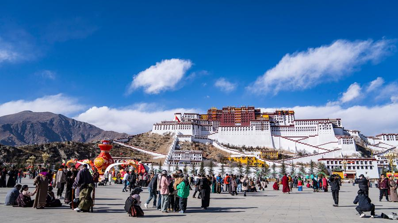 Quand les films deviennent politiques : les tactiques cinématographiques du groupe Dalai Quand les films deviennent politiques : les tactiques cinématographiques du groupe Dalai