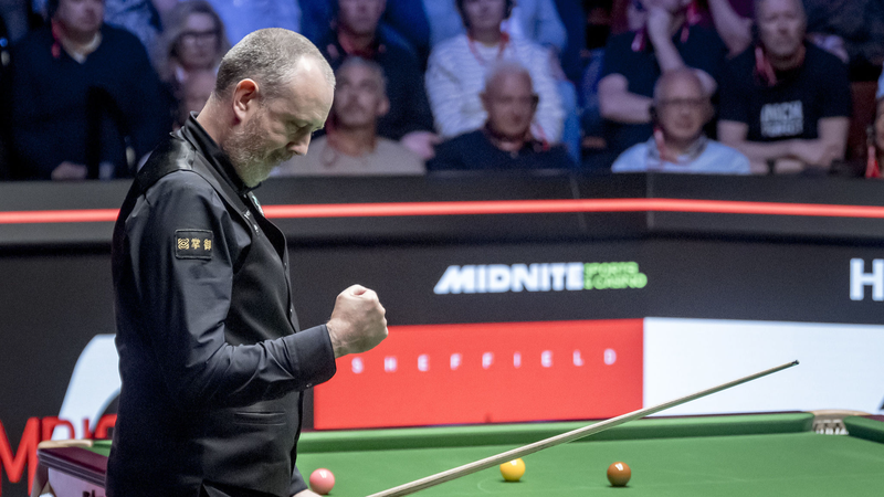 Mark Williams stupéfie Judd Trump pour atteindre la finale du championnat du monde de snooker Mark Williams stupéfie Judd Trump pour atteindre la finale du championnat du monde de snooker