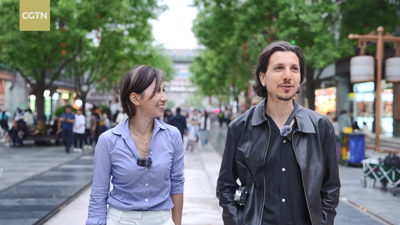 Une pause émouvante à Pékin avec Anson Seabra Une pause émouvante à Pékin avec Anson Seabra video poster