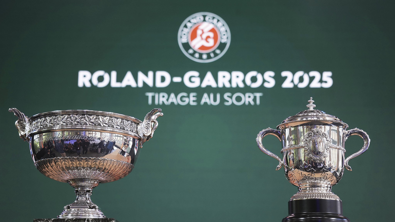 La quête du 25e Grand Chelem de Djokovic et l’ascension de Zheng Qinwen : aperçu de Roland-Garros video poster
