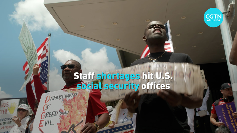 Les bureaux de la sécurité sociale aux États-Unis sont débordés en raison de pénuries de personnel Les bureaux de la sécurité sociale aux États-Unis sont débordés en raison de pénuries de personnel video poster