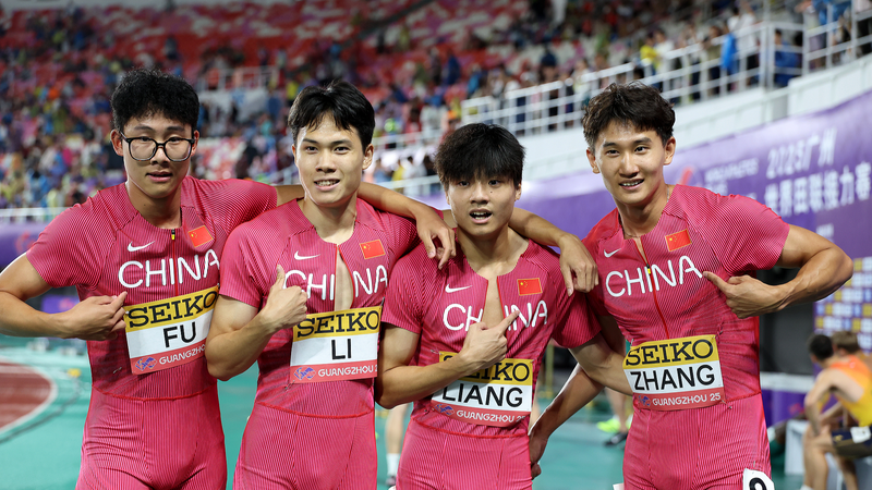 L’équipe masculine du continent chinois bat le record du 4x400m à Guangzhou L'équipe masculine du continent chinois bat le record du 4x400m à Guangzhou
