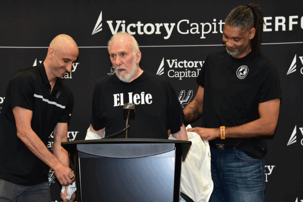 Une nouvelle ère à San Antonio : Popovich passe les rênes des Spurs Une nouvelle ère à San Antonio : Popovich passe les rênes des Spurs