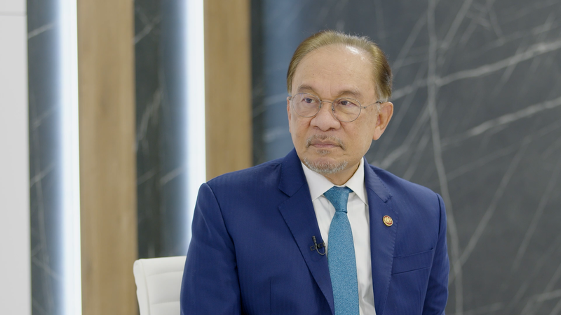 Anwar Ibrahim : Le rôle de l’ASEAN et les BRICS comme une force pour le Sud global Anwar Ibrahim : Le rôle de l'ASEAN et les BRICS comme une force pour le Sud global video poster