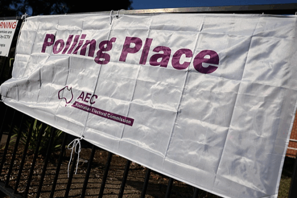 Les Australiens se rendent aux urnes pour la 48e élection fédérale Les Australiens se rendent aux urnes pour la 48e élection fédérale