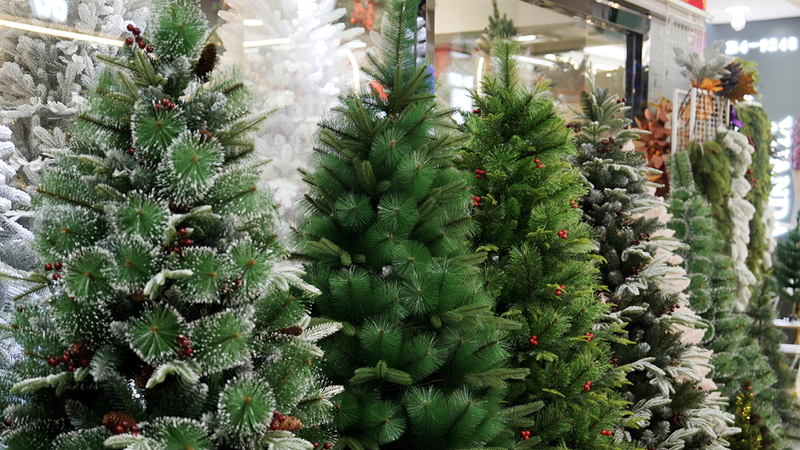 Les tarifs douaniers voleront-ils Noël ? Les commerçants de Yiwu tirent la sonnette d'alarme video poster