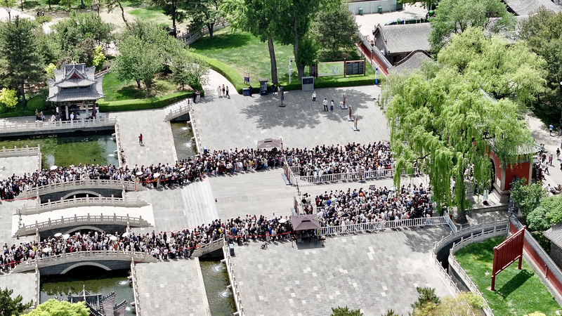 Les sites pittoresques du Shanxi prospèrent pendant les vacances du 1er mai video poster