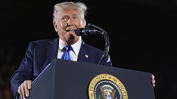Des T-shirts à 5 $ aux médicaments : comment les tarifs de Trump frappent les consommateurs américains Des T-shirts à 5 $ aux médicaments : comment les tarifs de Trump frappent les consommateurs américains