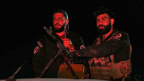 Les frappes aériennes israéliennes s’intensifient à travers la Syrie Les frappes aériennes israéliennes s'intensifient à travers la Syrie