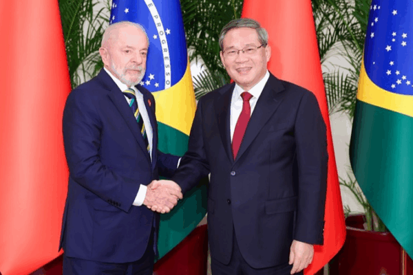 Le Premier ministre Li Qiang et le président Lula inaugurent une ‘ère dorée’ pour les relations Chine-Brésil Le Premier ministre Li Qiang et le président Lula inaugurent une 'ère dorée' pour les relations Chine-Brésil