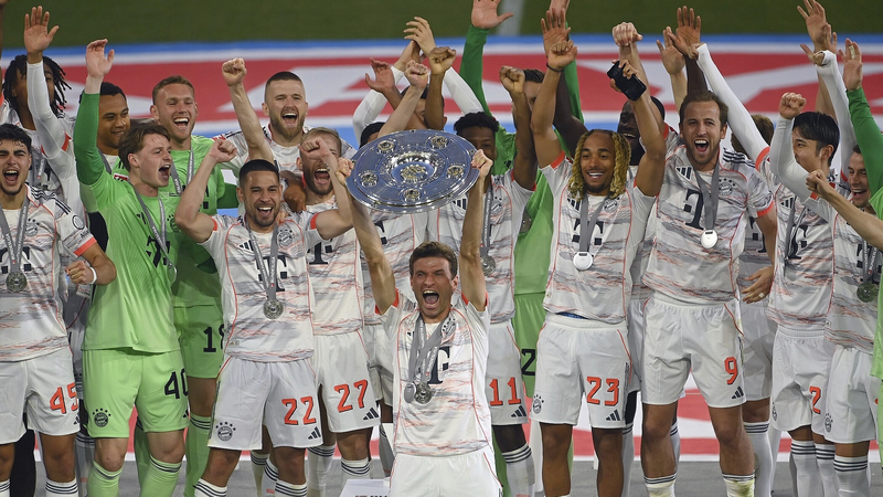 L’émouvant adieu de Thomas Müller au Bayern après 25 ans L'émouvant adieu de Thomas Müller au Bayern après 25 ans