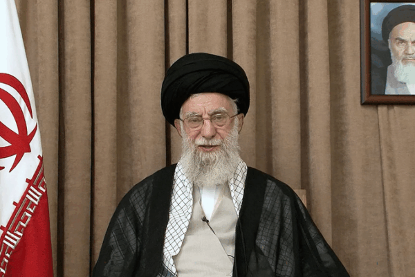 Khamenei affirme que les États-Unis ont reçu une dure gifle et avertit du coût élevé Khamenei affirme que les États-Unis ont reçu une dure gifle et avertit du coût élevé