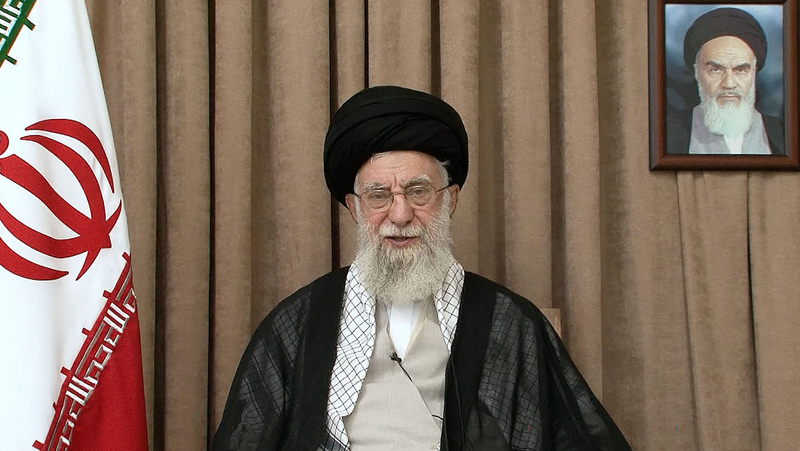 Khamenei affirme que les États-Unis ont reçu une dure gifle et avertit du coût élevé