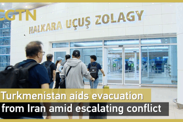 Le Turkménistan ouvre ses frontières aux évacués d’Iran face à la montée des tensions Le Turkménistan ouvre ses frontières aux évacués d'Iran face à la montée des tensions video poster