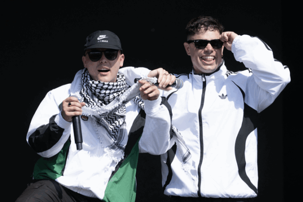 Glastonbury déclenche un débat alors que Kneecap et Bob Vylan enflamment la politique Glastonbury déclenche un débat alors que Kneecap et Bob Vylan enflamment la politique