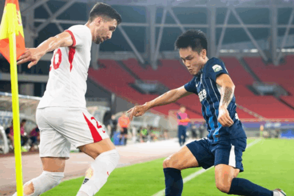 Retour de la CSL : Wuhan Three Towns brille, Dalian rend hommage à Fei Yu Retour de la CSL : Wuhan Three Towns brille, Dalian rend hommage à Fei Yu