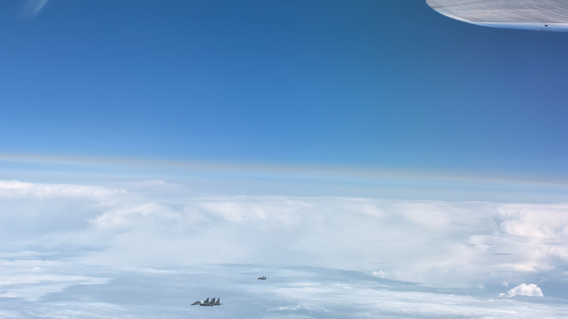 Xi escorté par des jets à Astana pour le 2ème sommet Chine-Asie centrale Xi escorté par des jets à Astana pour le 2ème sommet Chine-Asie centrale