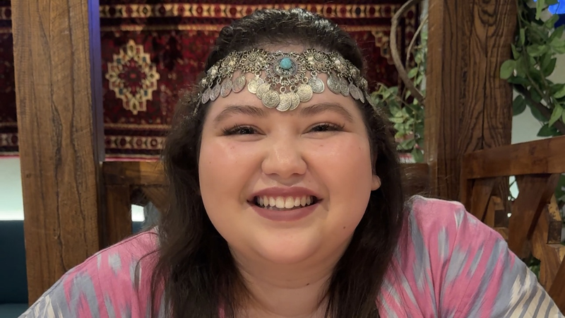 L’aventure de six ans de Fariza de l’Ouzbékistan à Pékin L'aventure de six ans de Fariza de l'Ouzbékistan à Pékin video poster
