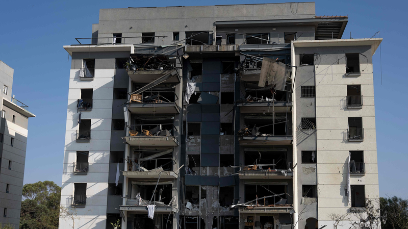 Conflit Israël-Iran s’intensifie : Évacuations et décision américaine imminentes Conflit Israël-Iran s'intensifie : Évacuations et décision américaine imminentes video poster