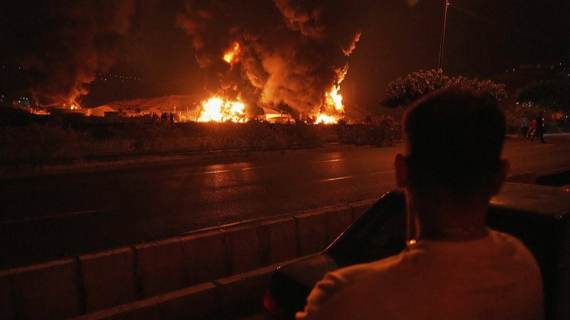 L’Iran et Israël échangent des frappes nocturnes alors que les pourparlers US-Iran s’effondrent L'Iran et Israël échangent des frappes nocturnes alors que les pourparlers US-Iran s'effondrent
