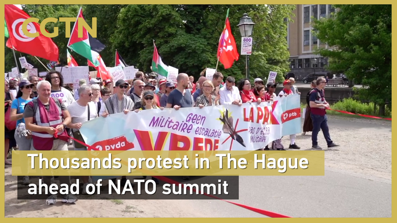 Des milliers manifestent à La Haye contre l’OTAN avant le sommet Des milliers manifestent à La Haye contre l'OTAN avant le sommet video poster