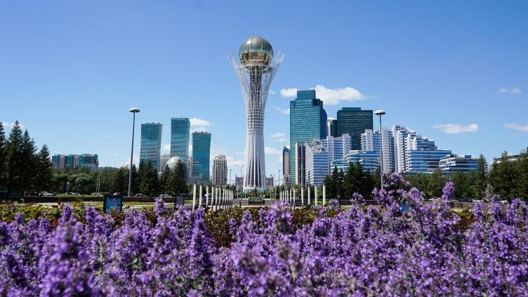 Xi Jinping se rend à Astana pour le 2e sommet Chine-Asie centrale Xi Jinping se rend à Astana pour le 2e sommet Chine-Asie centrale