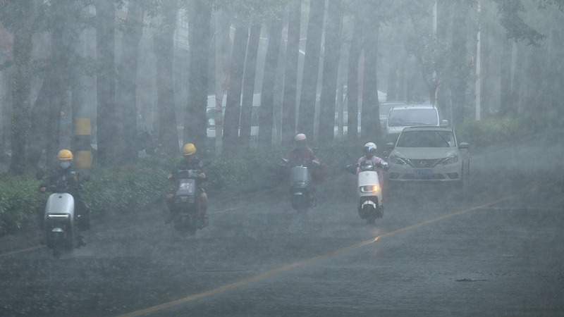 Le typhon Wutip frappe Hainan : alerte tempête dans le sud de la Chine