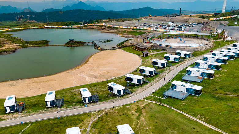 Camping en capsule à Guizhou : la nature rencontre le futurisme
